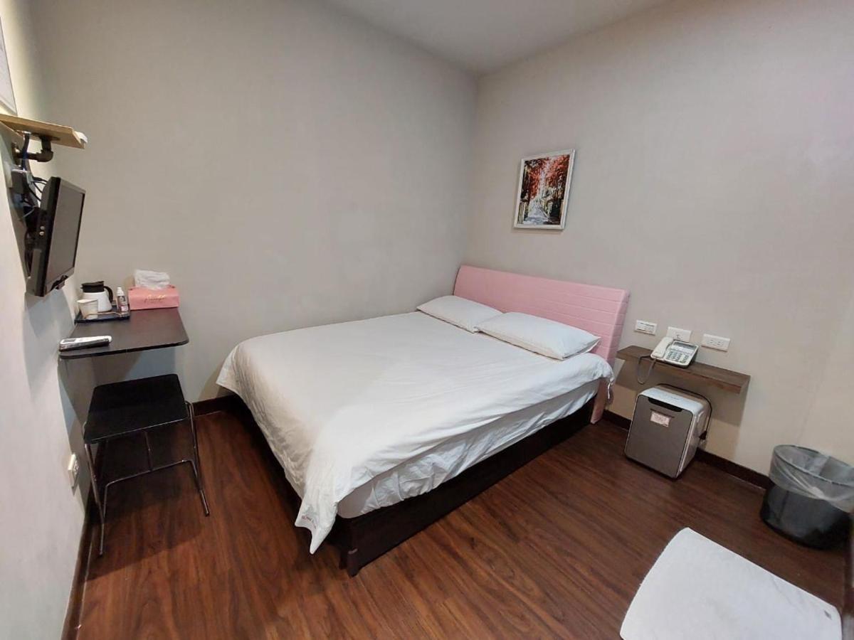 Swf淡水新五福旅館 Sinwufu Hotel Buitenkant foto