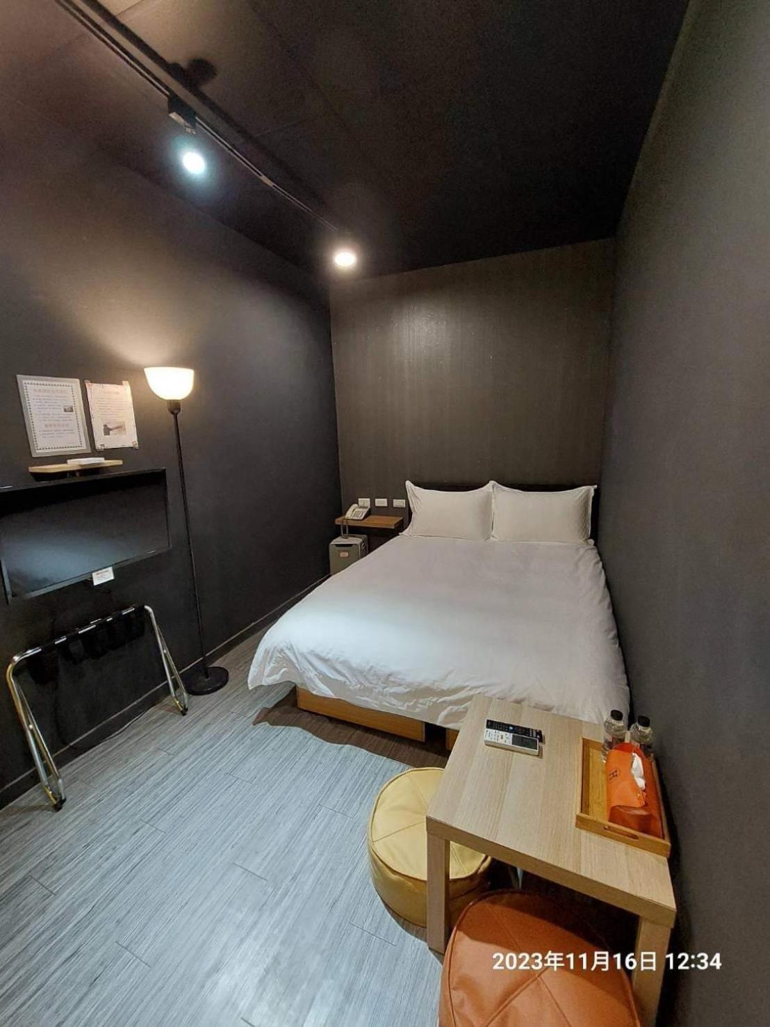 Swf淡水新五福旅館 Sinwufu Hotel Buitenkant foto