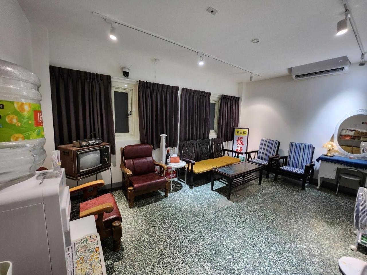 Swf淡水新五福旅館 Sinwufu Hotel Buitenkant foto